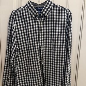Old Navy Black & White Gingham Button-Down Shirt